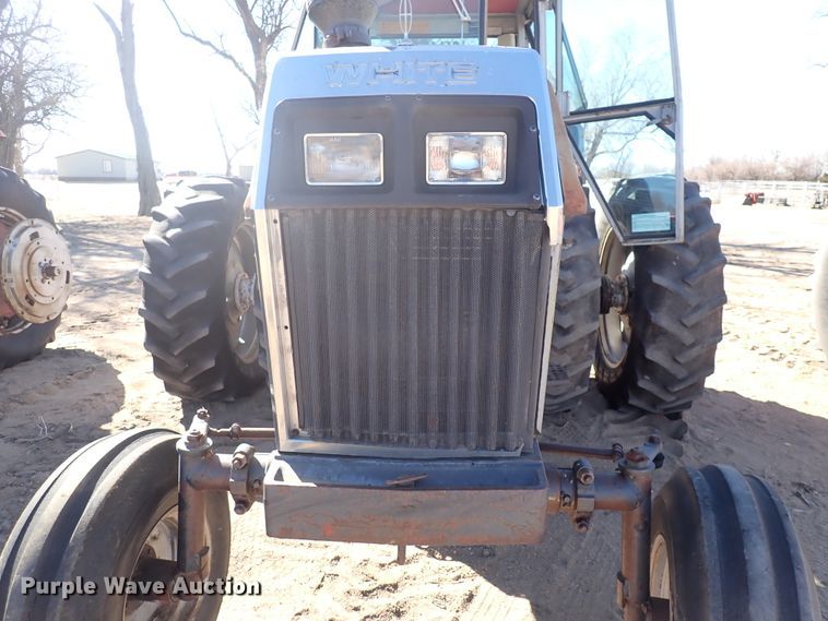 image for item DJ0117 White 2-150 Field Boss  tractor