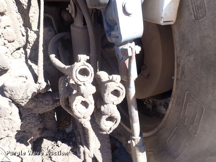 image for item DJ0117 White 2-150 Field Boss  tractor