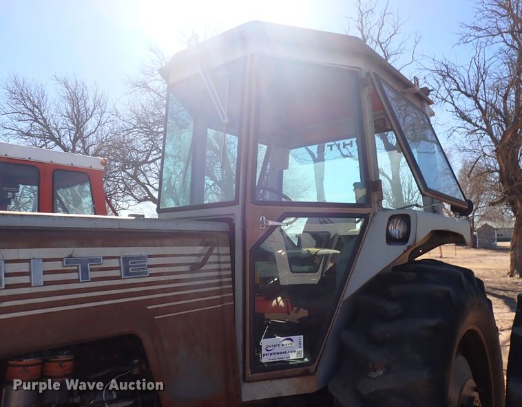 image for item DJ0117 White 2-150 Field Boss  tractor