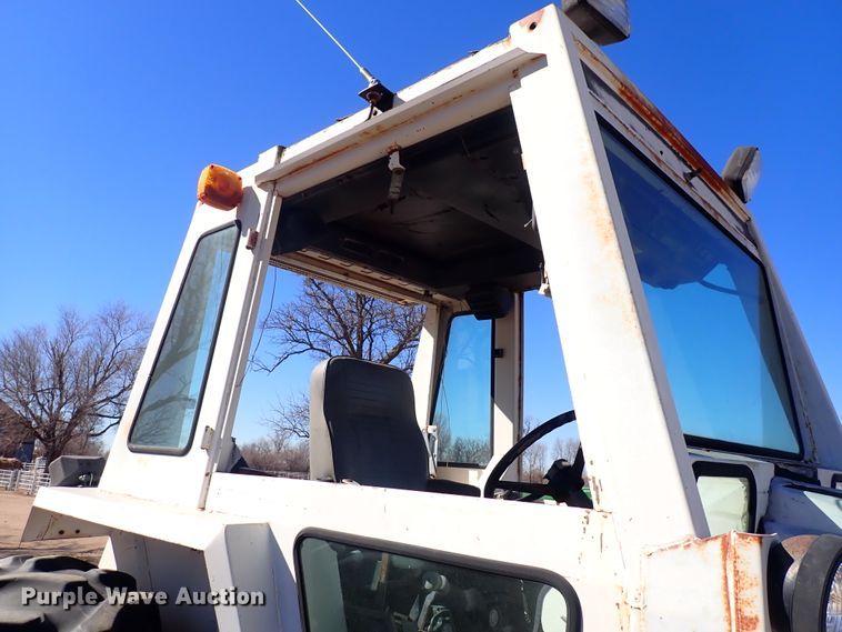 image for item DJ0118 Case 1370  tractor