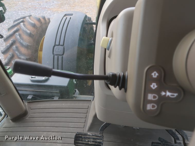 image for item DJ2311 2015 John Deere 8370R  MFWD tractor