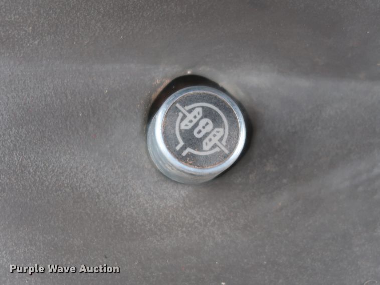 image for item DJ2311 2015 John Deere 8370R  MFWD tractor