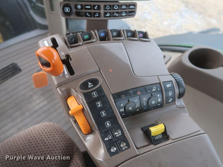 image for item DJ2311 2015 John Deere 8370R  MFWD tractor