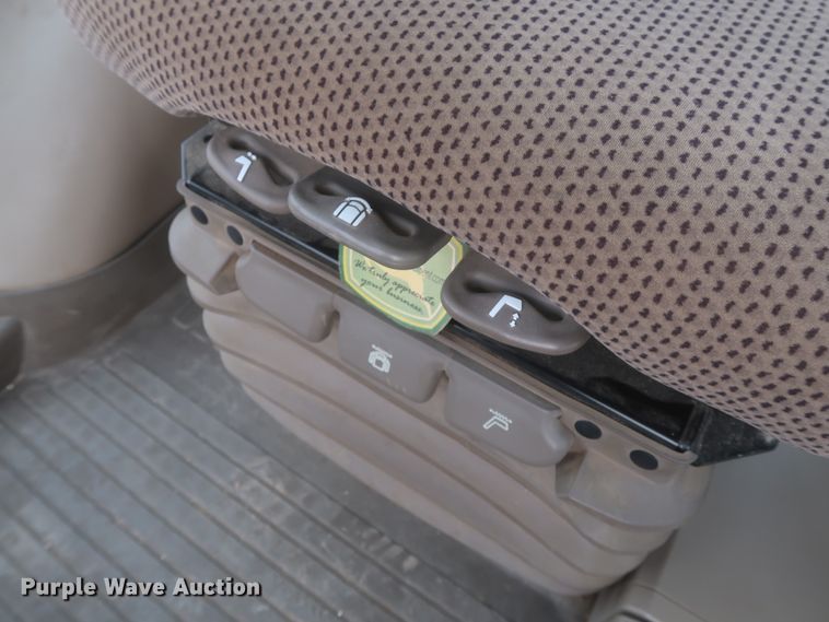 image for item DJ2311 2015 John Deere 8370R  MFWD tractor