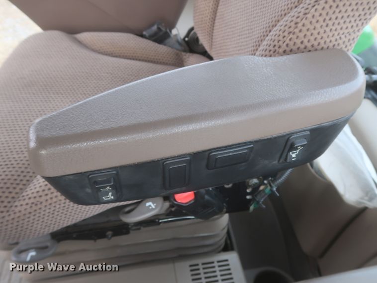 image for item DJ2311 2015 John Deere 8370R  MFWD tractor