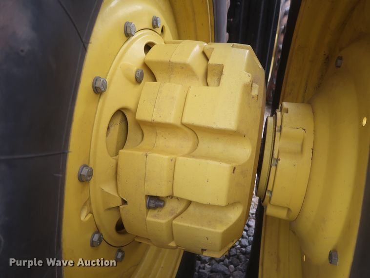 image for item DJ2311 2015 John Deere 8370R  MFWD tractor