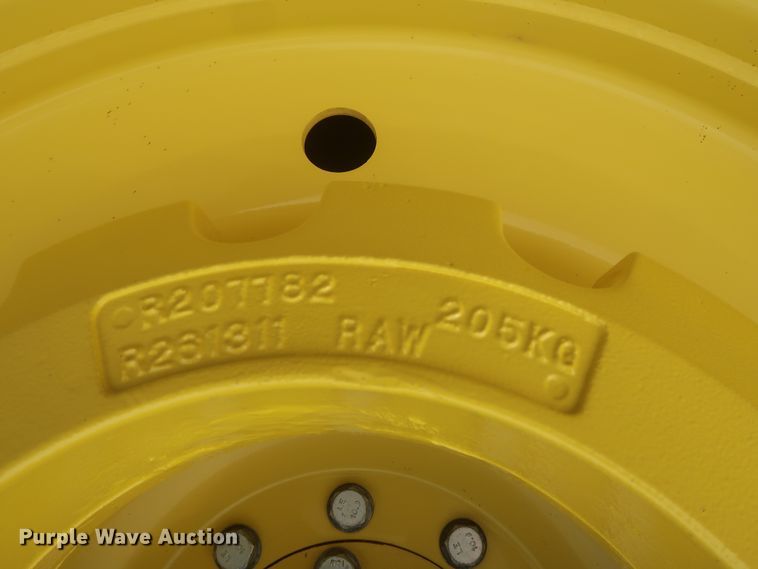 image for item DJ2311 2015 John Deere 8370R  MFWD tractor