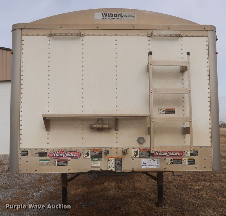 image for item DJ2314 2010 Wilson DWH-500 Pace Setter grain trailer