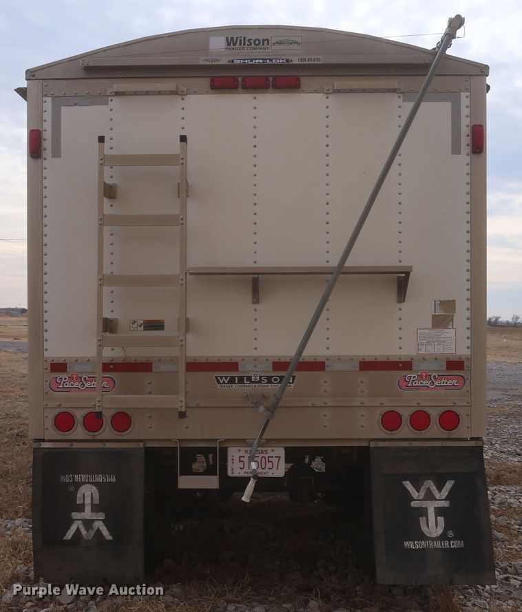 image for item DJ2314 2010 Wilson DWH-500 Pace Setter grain trailer