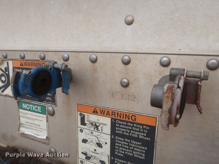 image for item DJ2314 2010 Wilson DWH-500 Pace Setter grain trailer