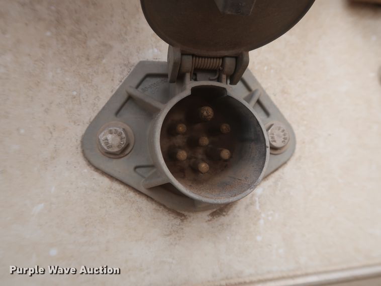 image for item DJ2314 2010 Wilson DWH-500 Pace Setter grain trailer