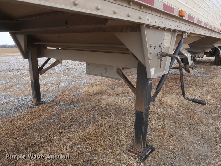 image for item DJ2314 2010 Wilson DWH-500 Pace Setter grain trailer