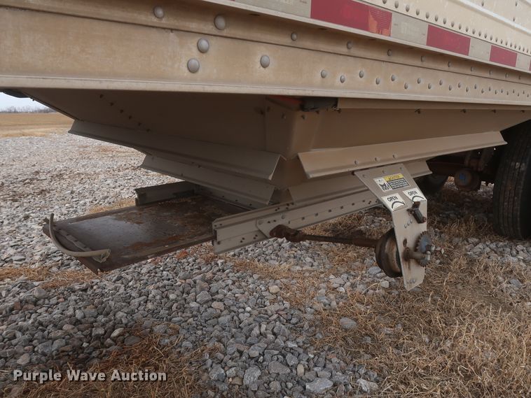 image for item DJ2314 2010 Wilson DWH-500 Pace Setter grain trailer