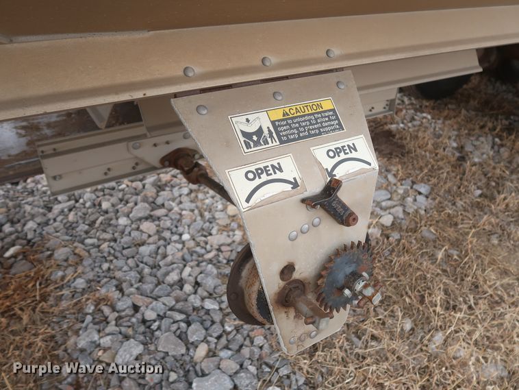 image for item DJ2314 2010 Wilson DWH-500 Pace Setter grain trailer