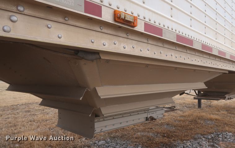 image for item DJ2314 2010 Wilson DWH-500 Pace Setter grain trailer