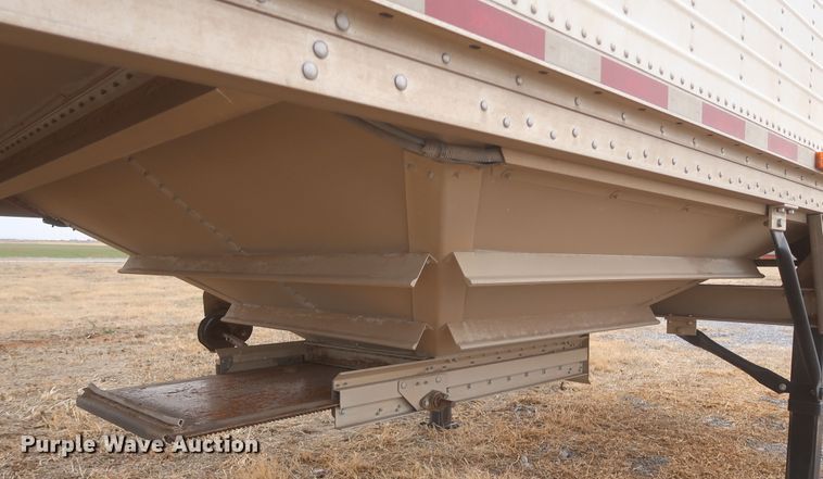 image for item DJ2314 2010 Wilson DWH-500 Pace Setter grain trailer