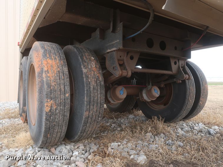 image for item DJ2314 2010 Wilson DWH-500 Pace Setter grain trailer