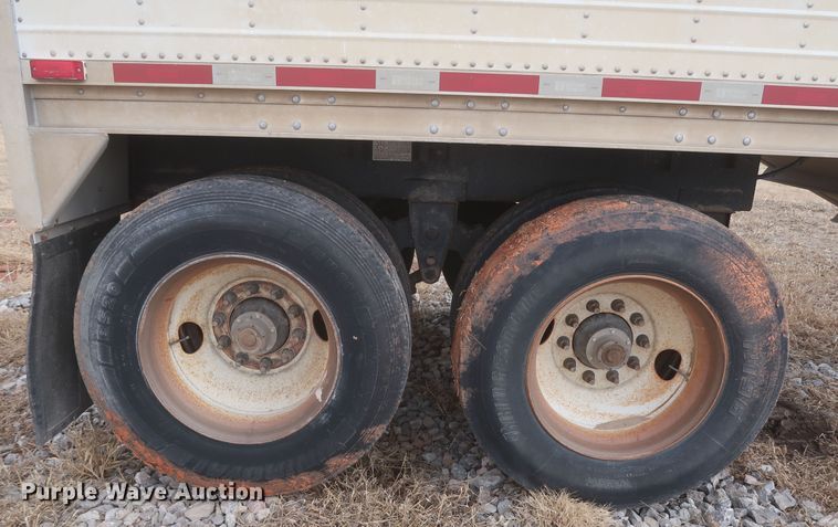 image for item DJ2314 2010 Wilson DWH-500 Pace Setter grain trailer