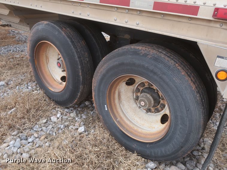 image for item DJ2314 2010 Wilson DWH-500 Pace Setter grain trailer