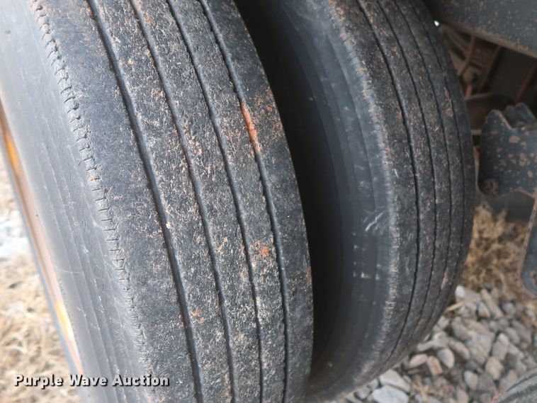 image for item DJ2314 2010 Wilson DWH-500 Pace Setter grain trailer