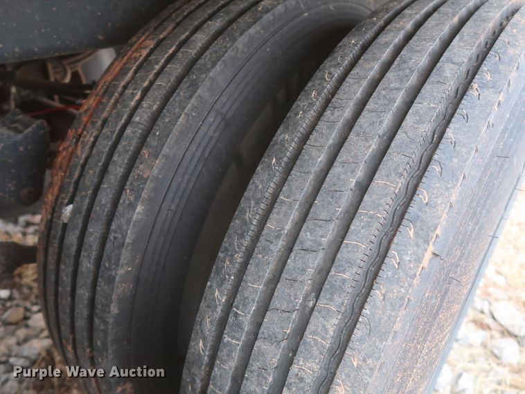 image for item DJ2314 2010 Wilson DWH-500 Pace Setter grain trailer