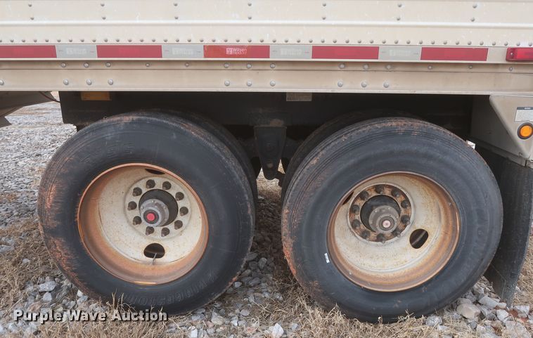 image for item DJ2314 2010 Wilson DWH-500 Pace Setter grain trailer