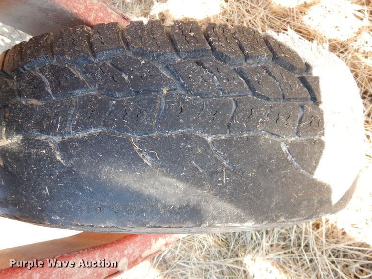 image for item DJ2900 New Holland 216 hay rake