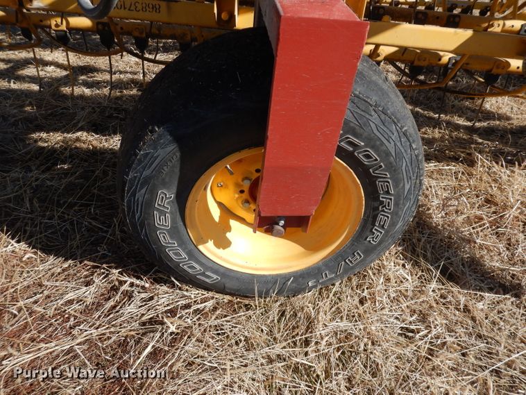 image for item DJ2900 New Holland 216 hay rake