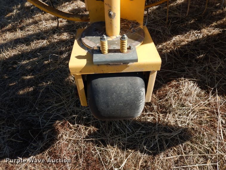 image for item DJ2900 New Holland 216 hay rake