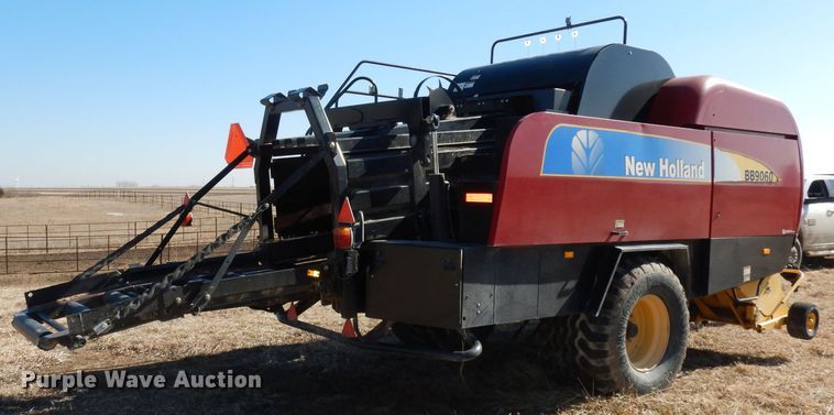 image for item DJ2902 2011 New Holland BB9060  4SS large square baler
