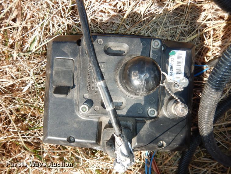 image for item DJ2902 2011 New Holland BB9060  4SS large square baler