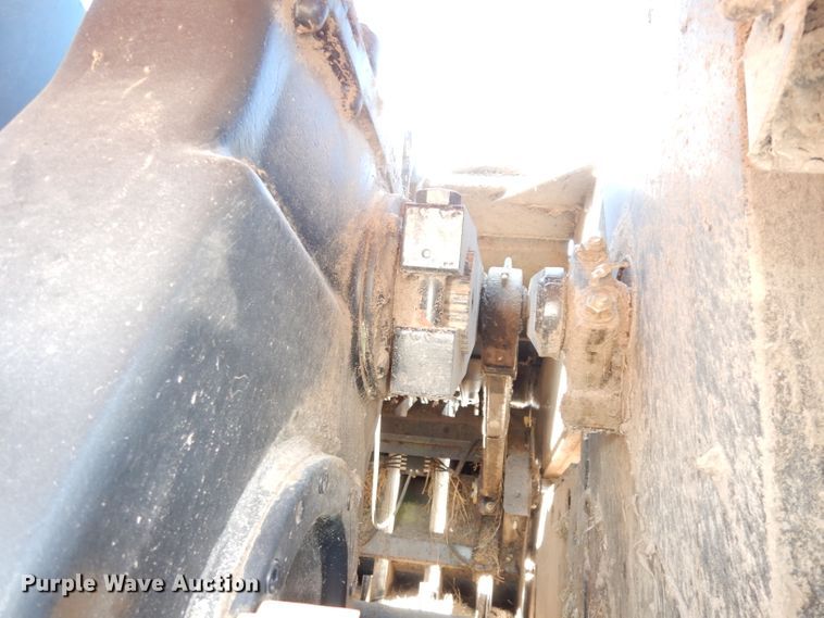 image for item DJ2902 2011 New Holland BB9060  4SS large square baler