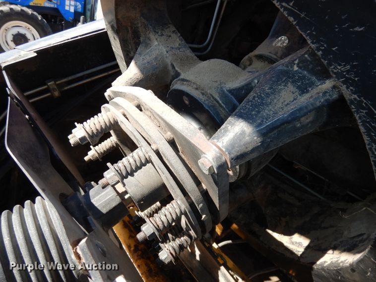 image for item DJ2902 2011 New Holland BB9060  4SS large square baler