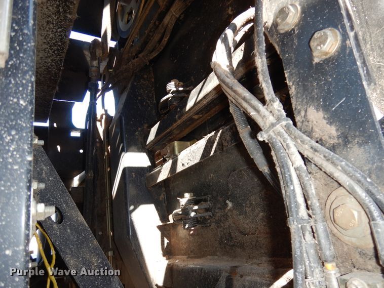 image for item DJ2902 2011 New Holland BB9060  4SS large square baler