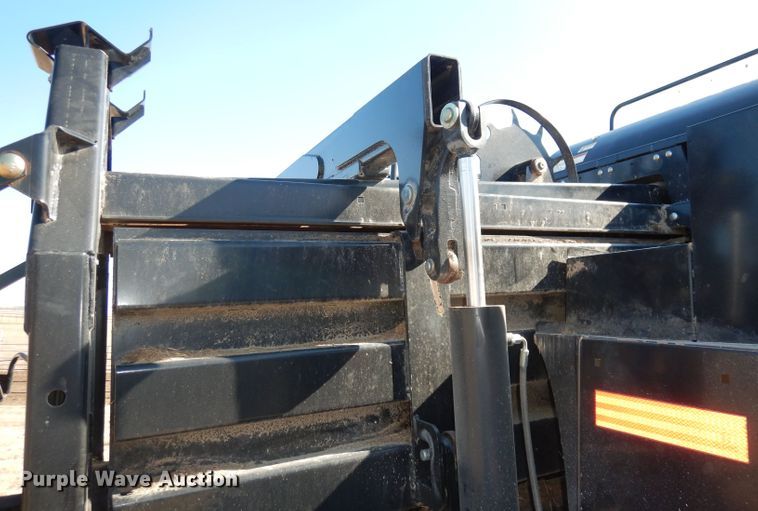 image for item DJ2902 2011 New Holland BB9060  4SS large square baler