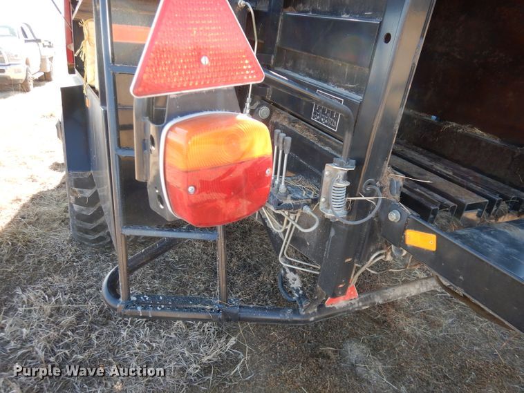 image for item DJ2902 2011 New Holland BB9060  4SS large square baler