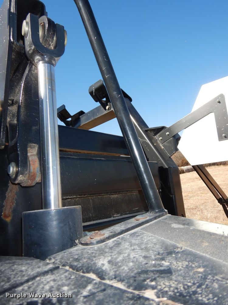 image for item DJ2902 2011 New Holland BB9060  4SS large square baler