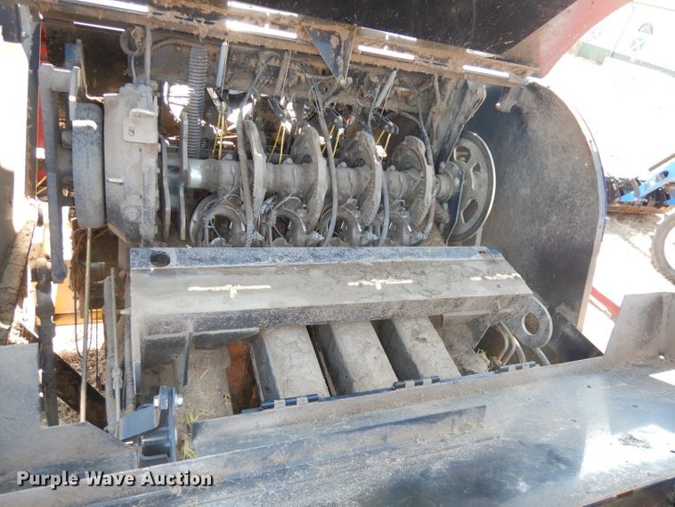 image for item DJ2902 2011 New Holland BB9060  4SS large square baler