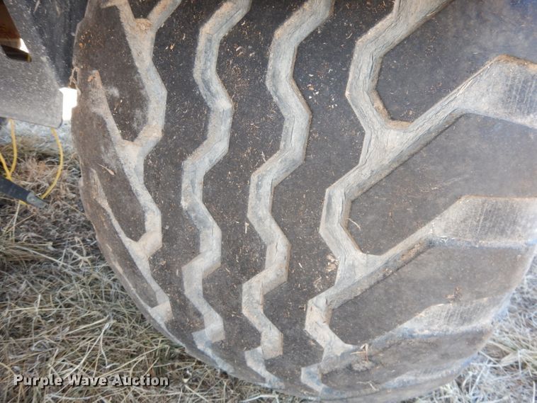 image for item DJ2902 2011 New Holland BB9060  4SS large square baler