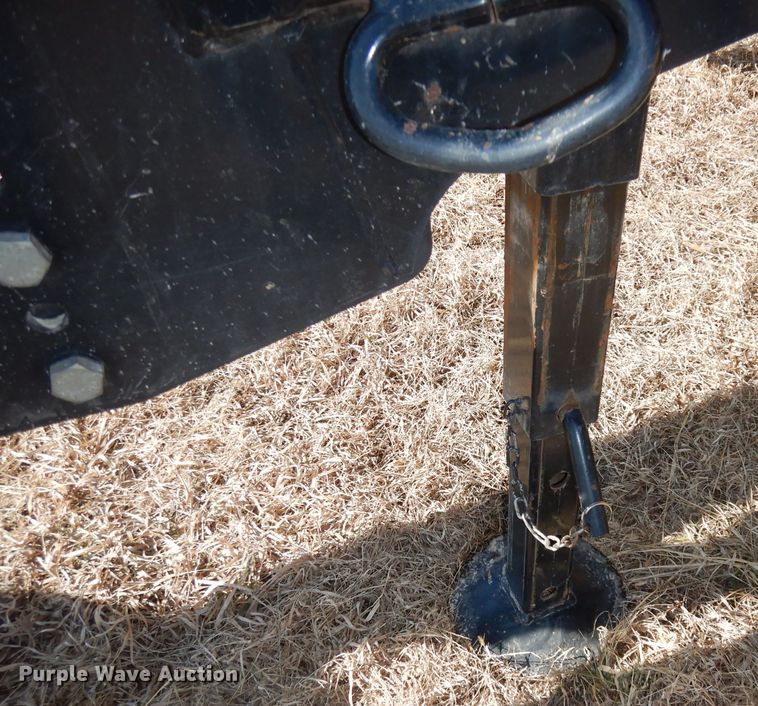 image for item DJ2902 2011 New Holland BB9060  4SS large square baler