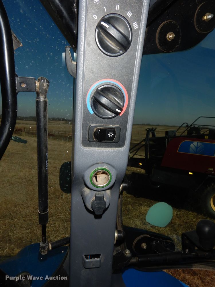 image for item DJ2903 2008 New Holland T6070  MFWD tractor