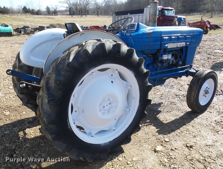 image for item DL0763 Ford 3000  tractor