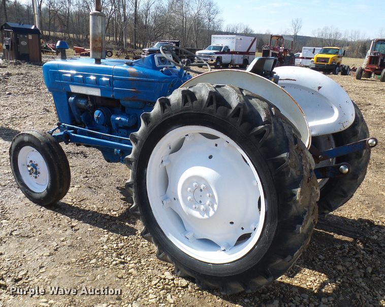 image for item DL0763 Ford 3000  tractor