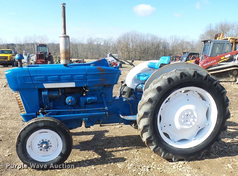image for item DL0763 Ford 3000  tractor