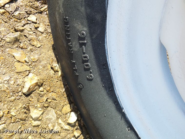 image for item DL0763 Ford 3000  tractor