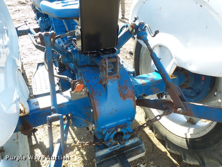 image for item DL0763 Ford 3000  tractor