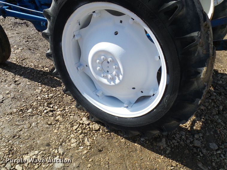 image for item DL0763 Ford 3000  tractor