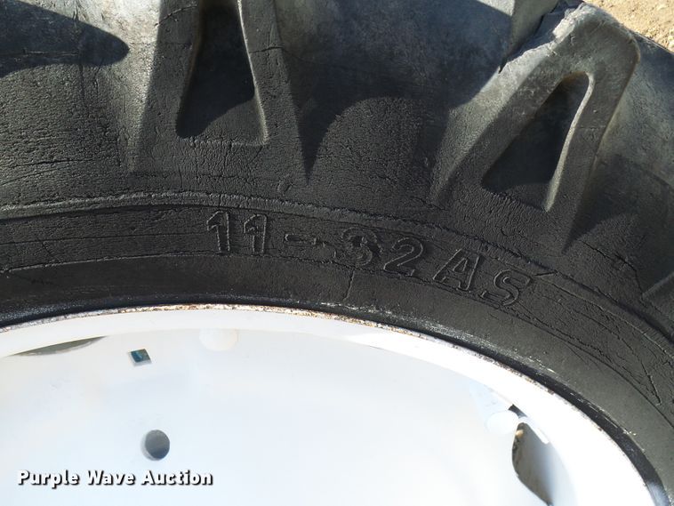 image for item DL0763 Ford 3000  tractor