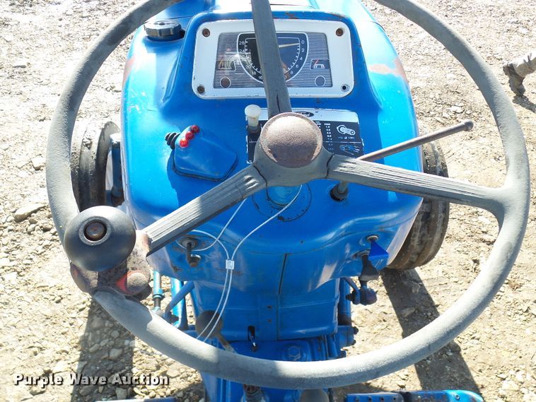 image for item DL0763 Ford 3000  tractor