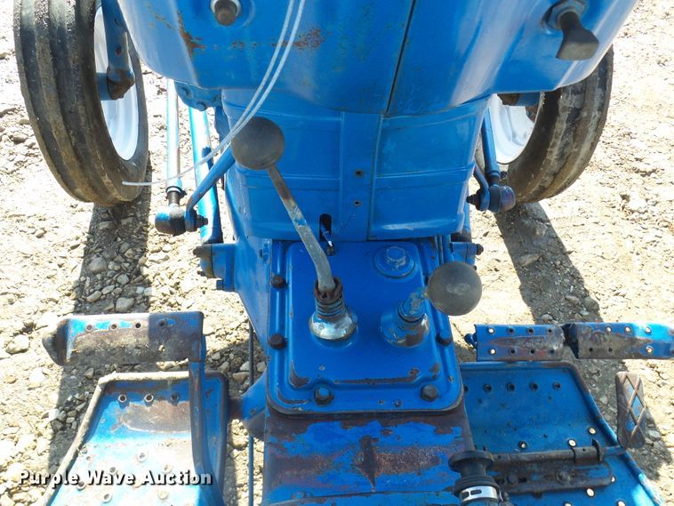 image for item DL0763 Ford 3000  tractor